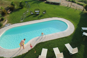Comfortable Villa in Montelabbate with Private Pool